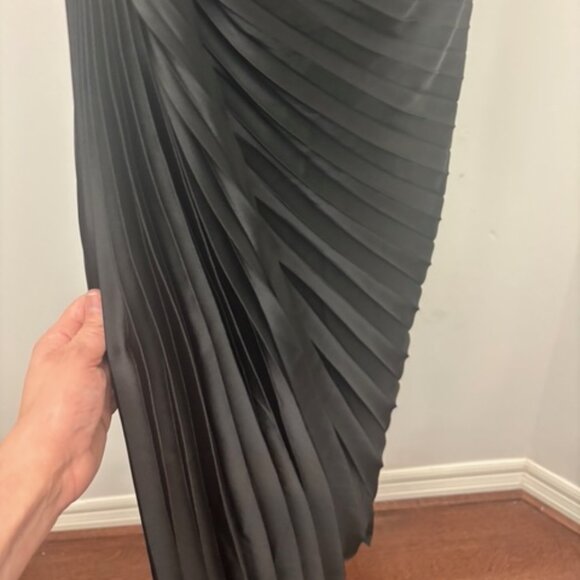 NWOT - Silk Keyhole Asymmetrical Gown - Picture 5 of 6